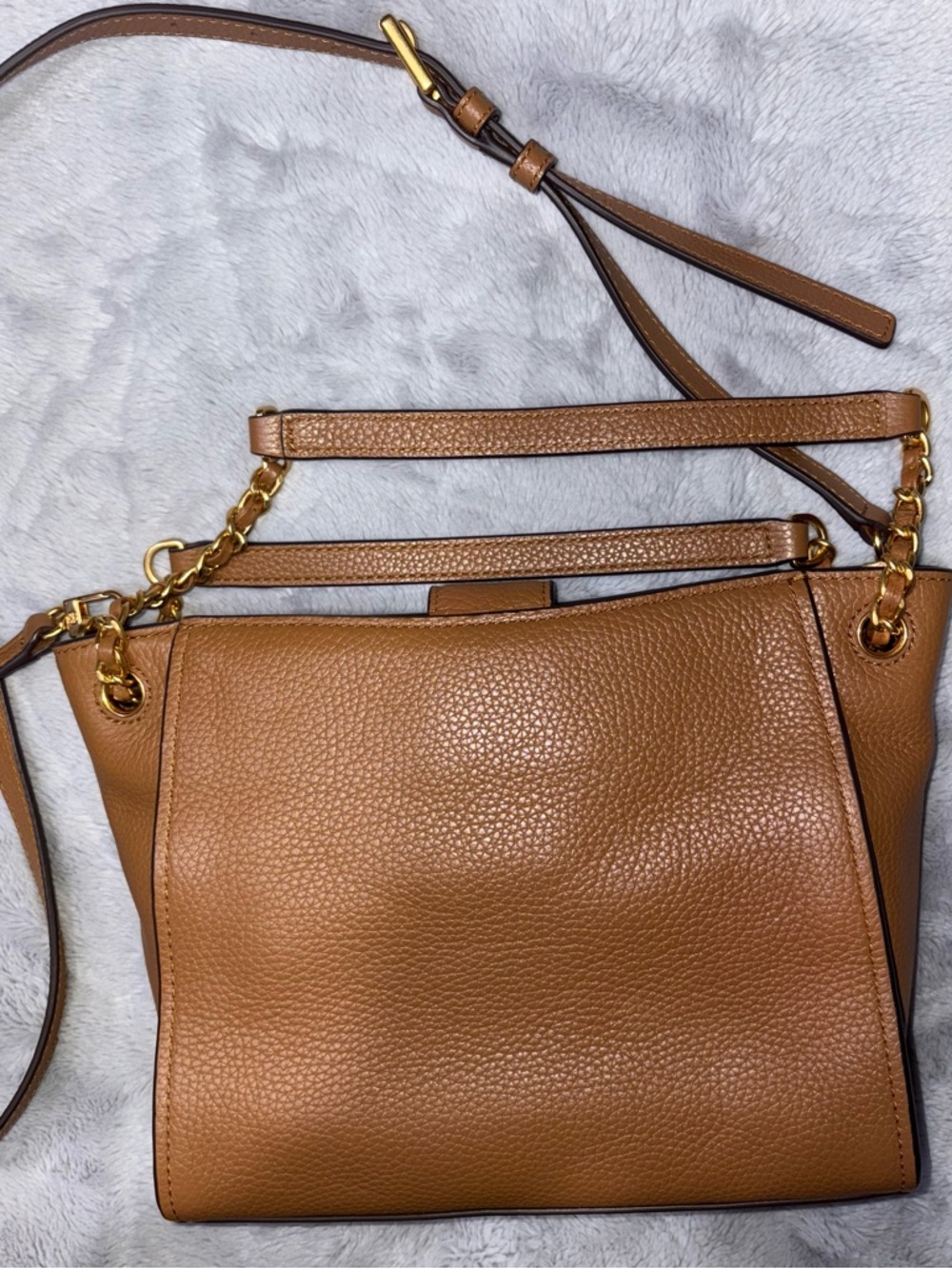 Tory Burch Brown Pebbled Leather Shoulder Bag with Gold Logo - Picture 2 of 15